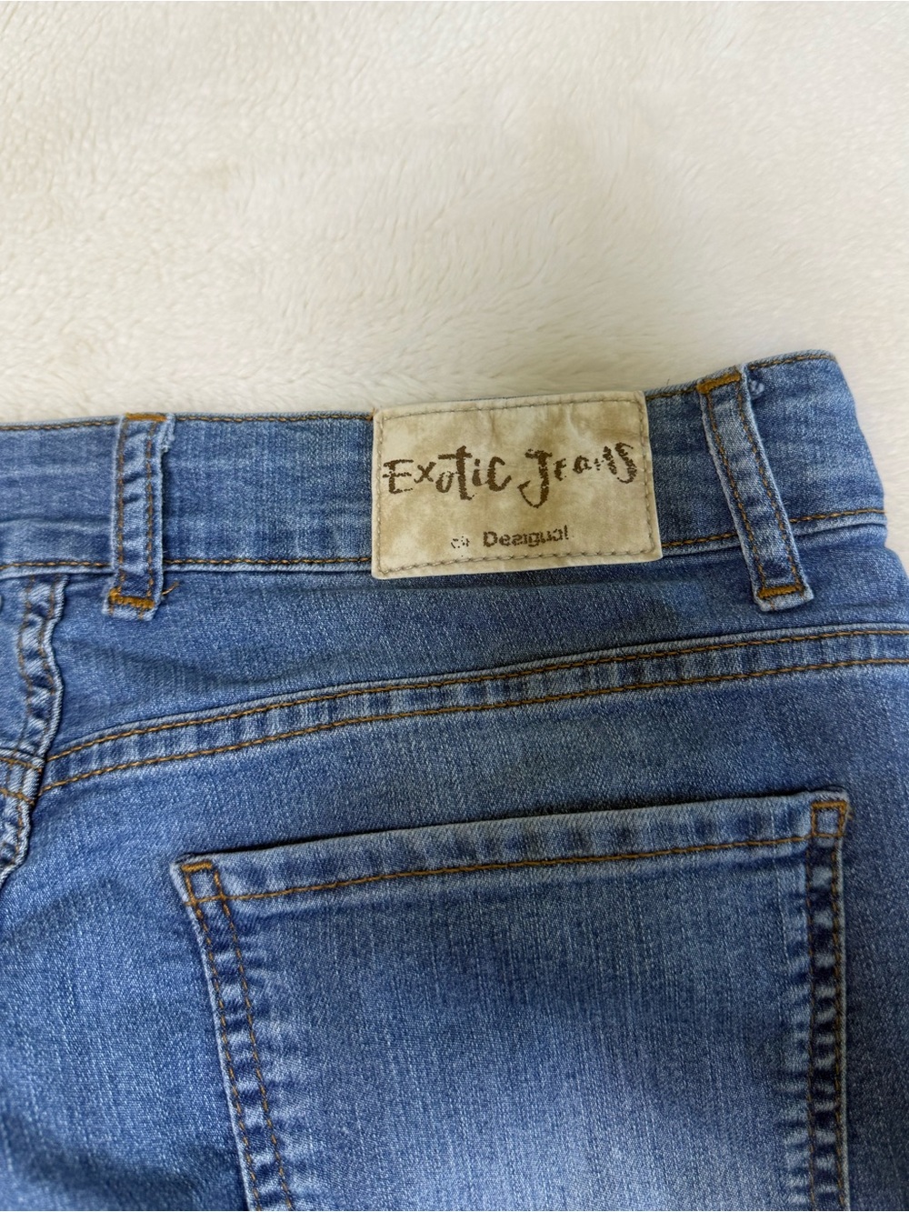 Embroidered Rose High-Rise Womenβs Jeans Blue - Picture 7 of 9